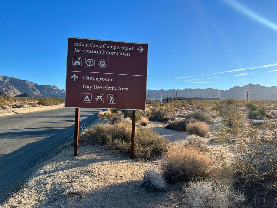 Joshua Tree National Park - Cozy Palms Getaway Lägenhet Twentynine Palms Exteriör bild